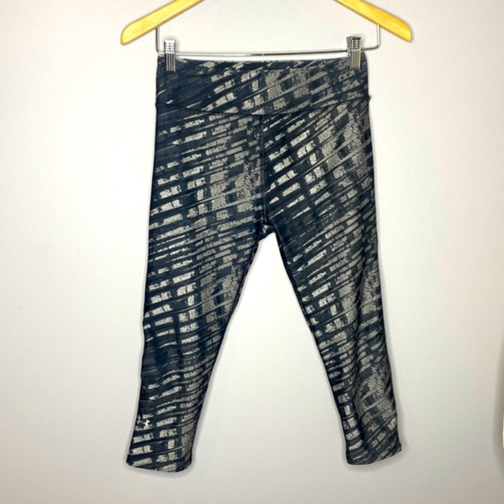 Under Armour Mid-Rise Cropped‎ Leggings